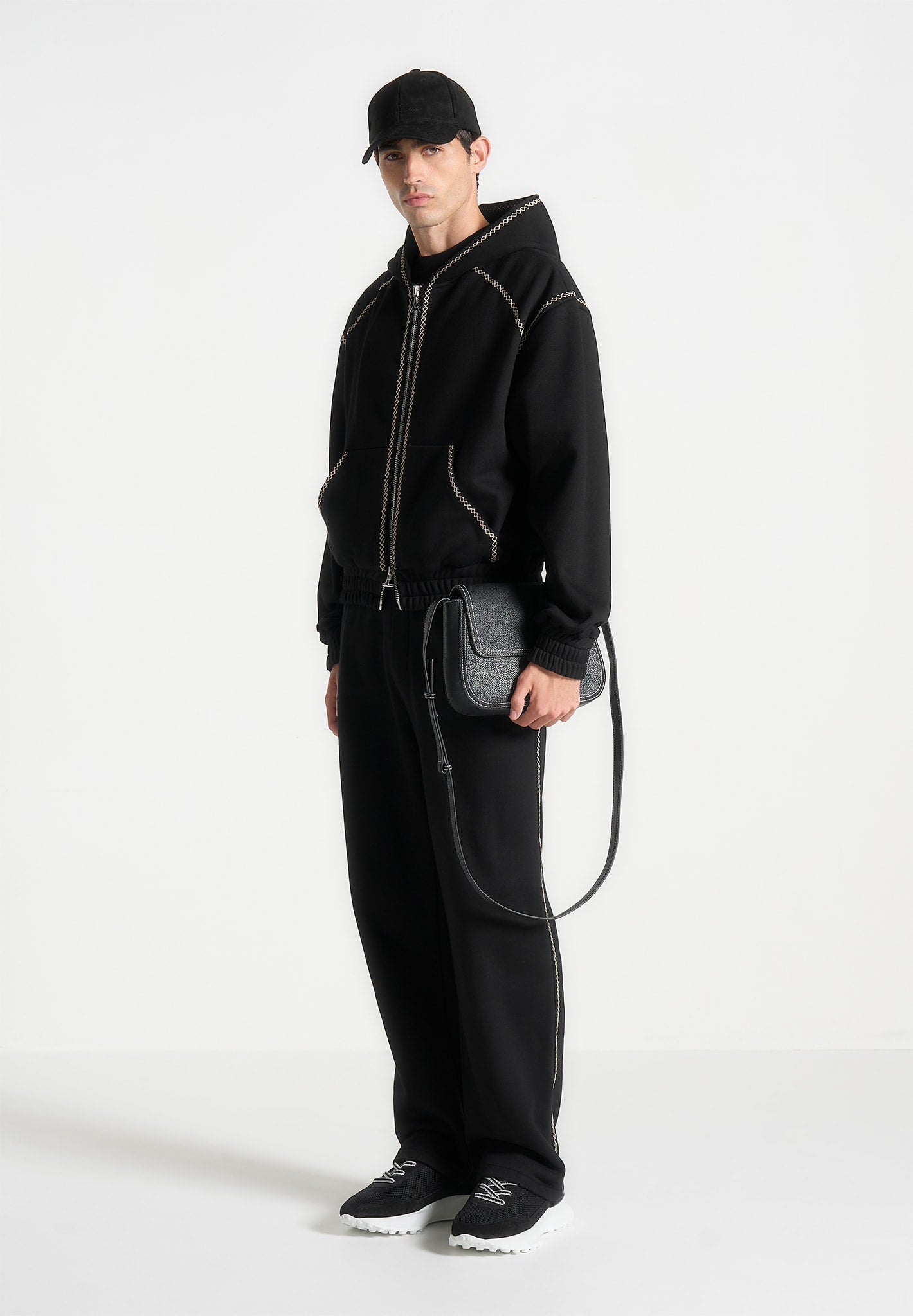 Whipstitch Relaxed Jogger - Black